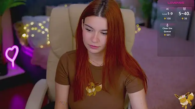 RedShinee online show from November 2025 06:52:01 AM