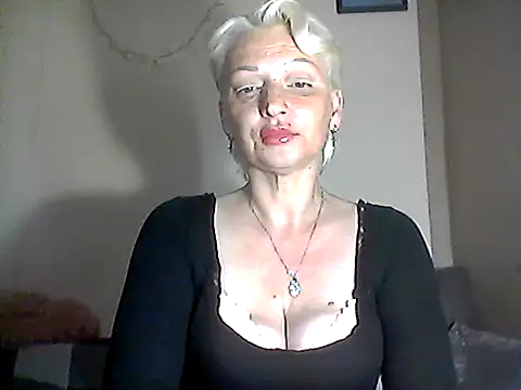 Snapshot of MaryJane441 chatting on June 2026 08:20:01 PM MaryJane441 online show from June 2026 08:20:01 PM