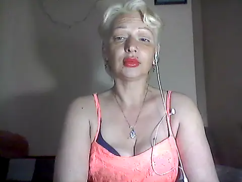 Snapshot of MaryJane441 chatting on May 2026 08:26:01 PM MaryJane441 online show from May 2026 08:26:01 PM
