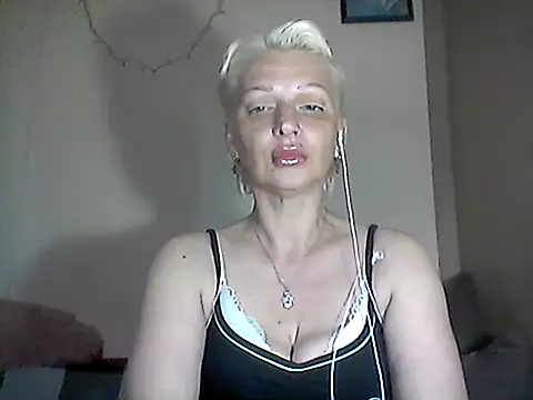 Snapshot of MaryJane441 chatting on May 2026 09:01:02 PM MaryJane441 online show from May 2026 09:01:02 PM