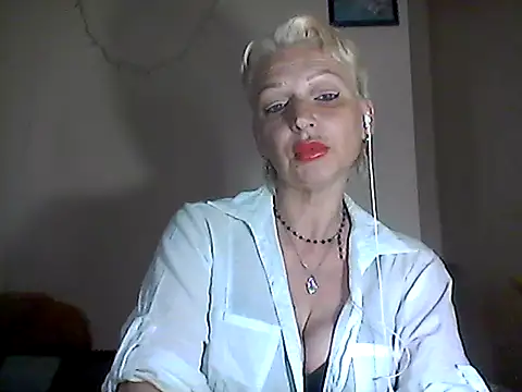 Snapshot of MaryJane441 chatting on May 2026 08:24:02 PM MaryJane441 online show from May 2026 08:24:02 PM