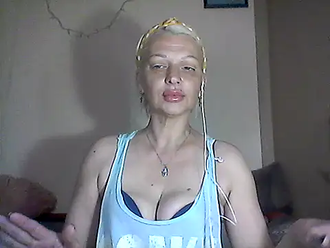 Snapshot of MaryJane441 chatting on May 2026 08:55:02 AM MaryJane441 online show from May 2026 08:55:02 AM
