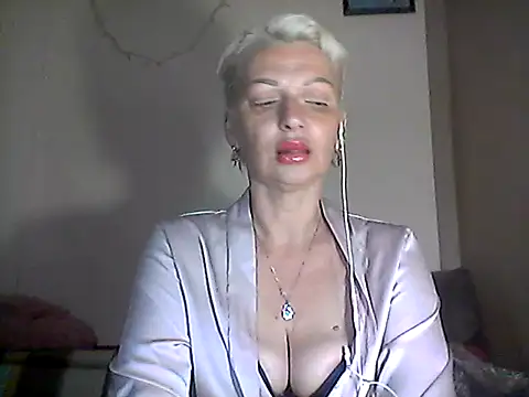 Snapshot of MaryJane441 chatting on June 2026 08:19:02 PM MaryJane441 online show from June 2026 08:19:02 PM