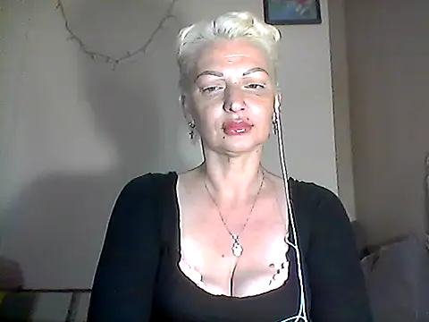 Snapshot of MaryJane441 chatting on June 2026 08:17:02 PM MaryJane441 online show from June 2026 08:17:02 PM