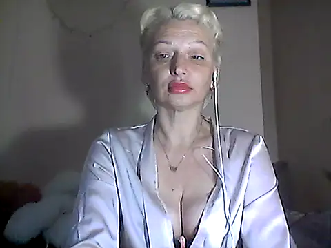 Snapshot of MaryJane441 chatting on April 2026 08:13:02 PM MaryJane441 online show from April 2026 08:13:02 PM