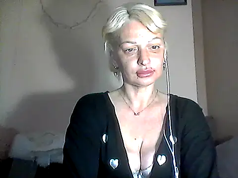 Snapshot of MaryJane441 chatting on April 2026 08:15:02 PM MaryJane441 online show from April 2026 08:15:02 PM
