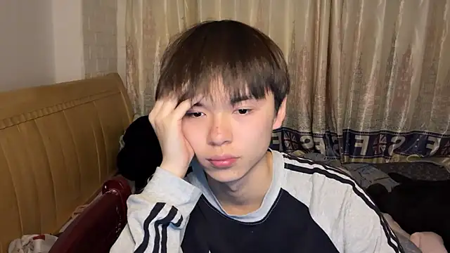 xiaottt1918 online show from January 2025 12:40:01 PM