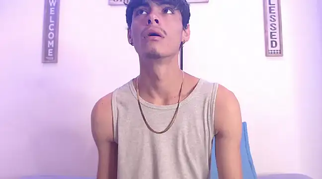 Snapshot of harrytomson_1 chatting on February 2025 10:42:02 PM harrytomson 1 online show from February 2025 10:42:02 PM