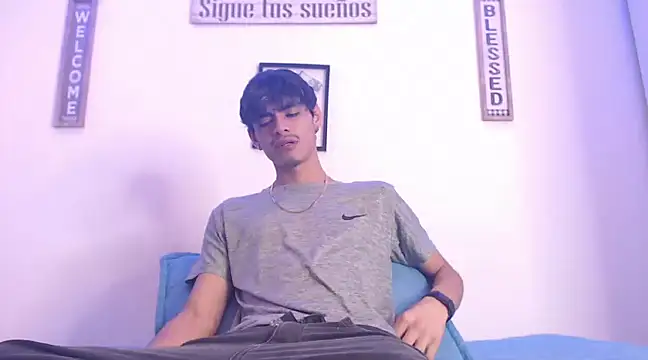 Snapshot of harrytomson_1 chatting on March 2025 05:07:01 AM harrytomson 1 online show from March 2025 05:07:01 AM