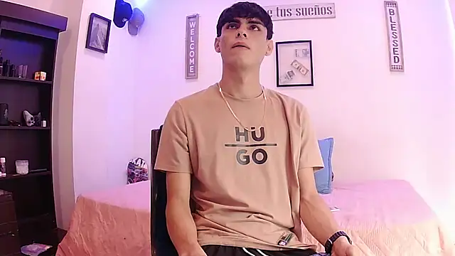 Snapshot of harrytomson_1 chatting on September 2025 06:08:02 PM harrytomson 1 online show from September 2025 06:08:02 PM