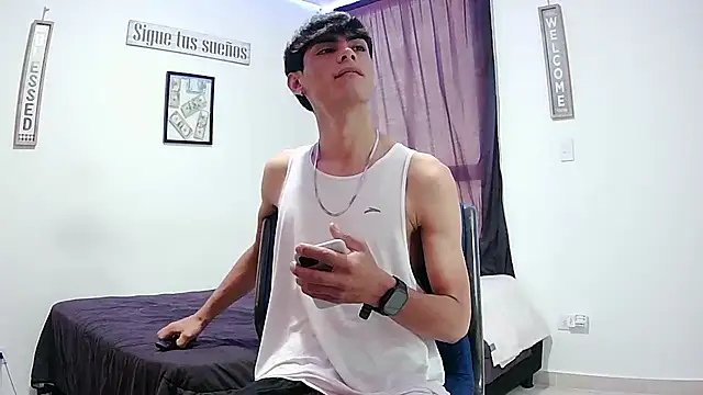 Snapshot of harrytomson_1 chatting on November 2025 05:17:01 PM harrytomson 1 online show from November 2025 05:17:01 PM