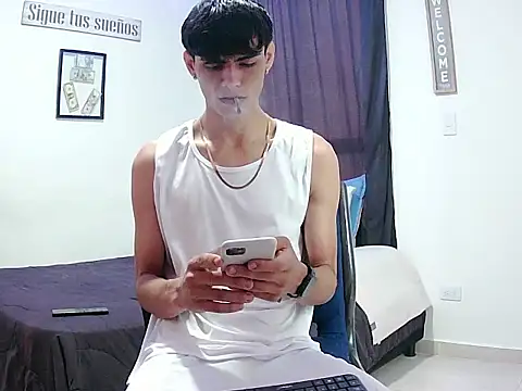 Snapshot of harrytomson_1 chatting on November 2025 01:45:02 PM harrytomson 1 online show from November 2025 01:45:02 PM