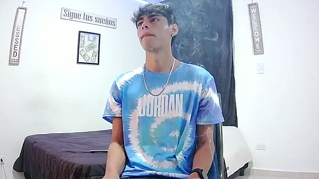 Snapshot of harrytomson_1 chatting on November 2025 10:41:02 AM harrytomson 1 online show from November 2025 10:41:02 AM