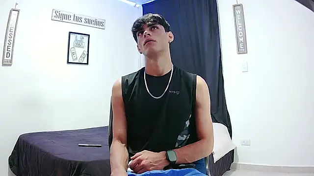 Snapshot of harrytomson_1 chatting on December 2025 04:28:01 AM harrytomson 1 online show from December 2025 04:28:01 AM