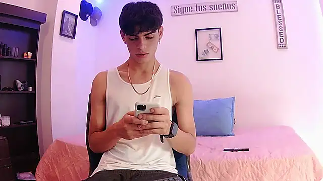 Snapshot of harrytomson_1 chatting on September 2025 08:31:02 PM harrytomson 1 online show from September 2025 08:31:02 PM