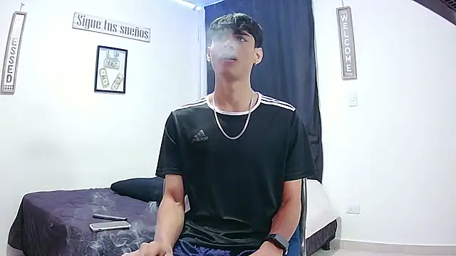 Snapshot of harrytomson_1 chatting on December 2025 11:54:01 PM harrytomson 1 online show from December 2025 11:54:01 PM