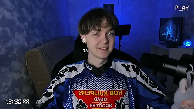 Snapshot of charonbaby1 chatting on October 2025 10:32:02 PM charonbaby1 online show from October 2025 10:32:02 PM