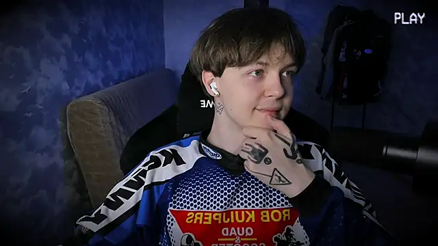 Snapshot of charonbaby1 chatting on September 2025 09:47:02 PM charonbaby1 online show from September 2025 09:47:02 PM