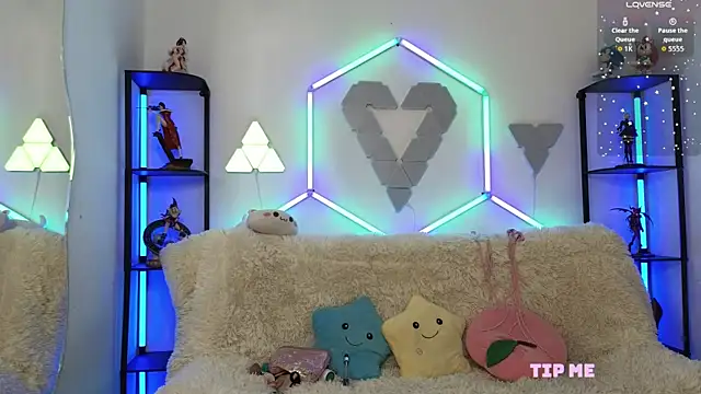 Snapshot of littlevixen18 chatting on November 2025 01:44:02 PM littlevixen18 online show from November 2025 01:44:02 PM