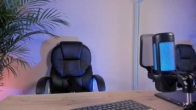 zoe roux21 online show from February 2026 03:06:01 AM