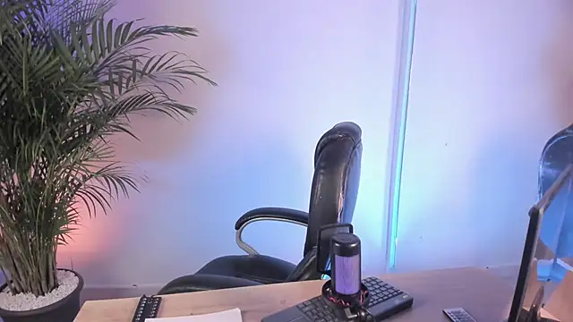 zoe roux21 online show from February 2026 03:04:02 AM