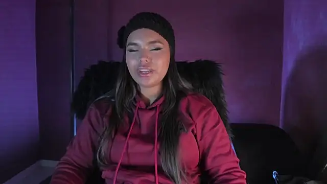 zoe roux21 online show from December 2025 03:00:01 AM