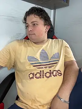 AndresChuboi online show from December 2025 05:44:01 PM