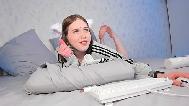 Spliti moon online show from February 2025 08:32:01 PM