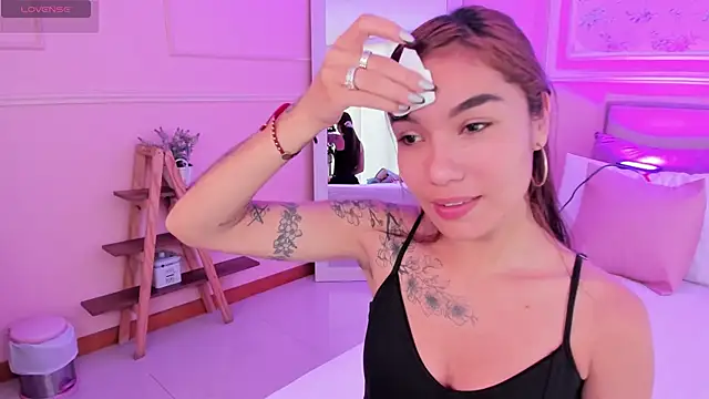 scarlet castro online show from February 2026 04:51:02 PM