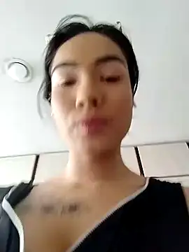 scarlet castro online show from November 2025 04:00:01 PM