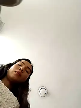 scarlet castro online show from October 2025 04:16:01 PM