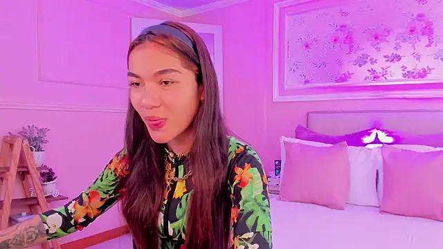 scarlet castro online show from March 2026 04:10:01 PM