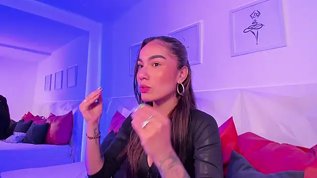 scarlet castro online show from April 2026 05:04:02 PM