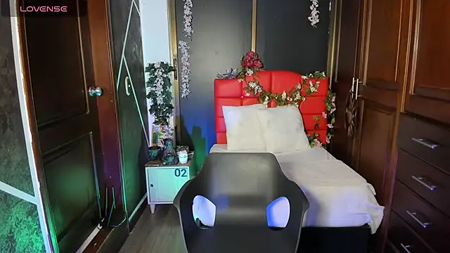 SexyNaf online show from November 2025 07:36:01 PM