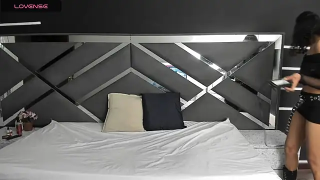 SexyNaf online show from October 2025 07:27:02 PM