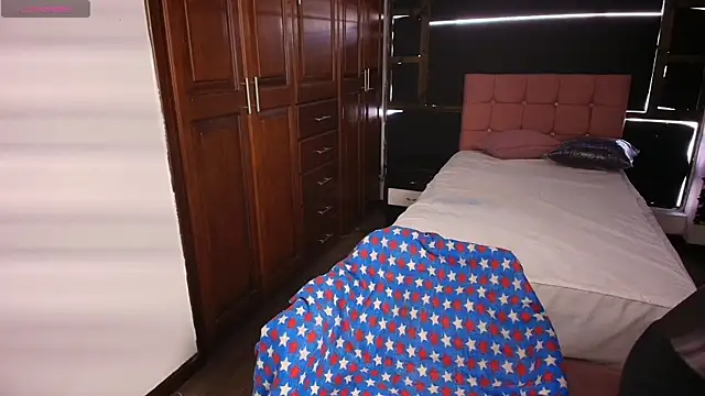 SexyNaf online show from November 2025 07:57:01 PM