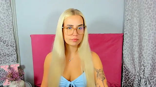 KristyHoney online show from October 2025 02:28:02 PM