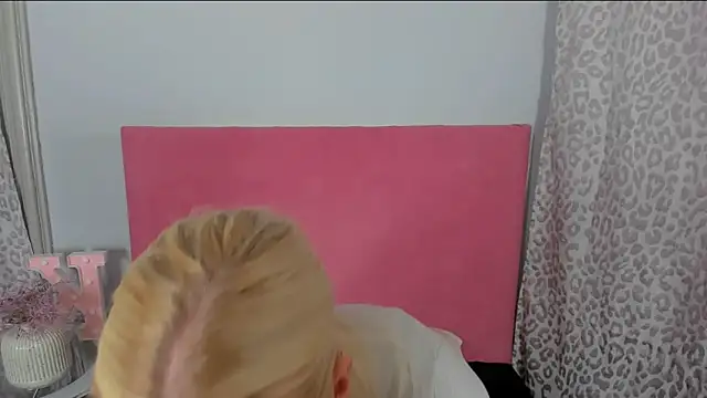 KristyHoney online show from April 2026 02:22:01 PM