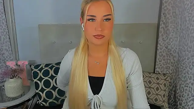 Snapshot of KristyHoney chatting on June 2026 02:00:02 PM KristyHoney online show from June 2026 02:00:02 PM
