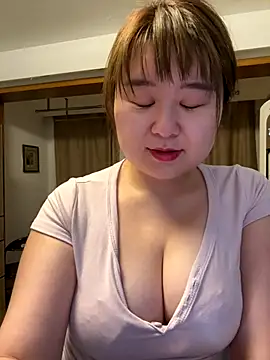 Tastemystrawberry online show from October 2025 03:37:02 PM
