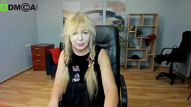 Snapshot of Anna_Diax chatting on November 2025 03:07:02 PM Anna Diax online show from November 2025 03:07:02 PM