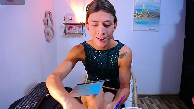 LiahGrey7 online show from May 2026 04:57:01 PM