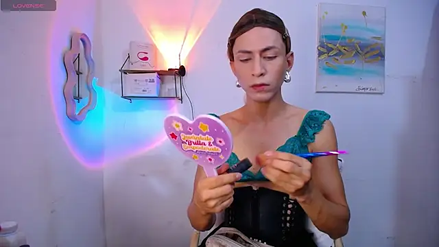 LiahGrey7 online show from May 2026 01:07:01 PM