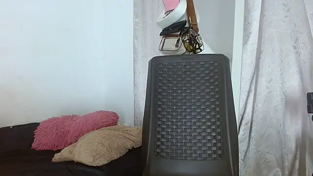 Snapshot of cristinamontiel chatting on April 2026 02:32:02 PM cristinamontiel online show from April 2026 02:32:02 PM