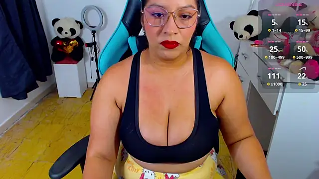 Snapshot of lulu_ferrer chatting on February 2025 03:35:02 AM lulu ferrer online show from February 2025 03:35:02 AM