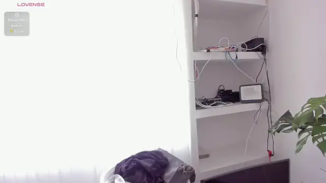 Snapshot of RoxyRoss_ chatting on September 2025 02:24:01 PM RoxyRoss online show from September 2025 02:24:01 PM