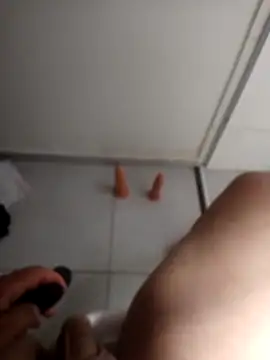 jhondivulga18 online show from April 2026 04:00:02 PM