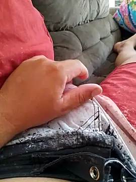 jhondivulga18 online show from April 2026 10:17:02 AM