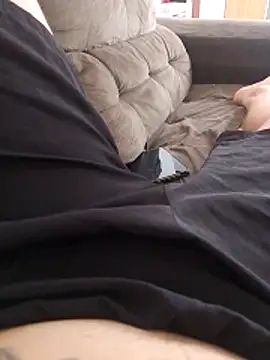 jhondivulga18 online show from April 2026 10:44:01 AM