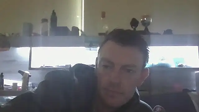 MDeez11 online show from May 2026 02:08:01 AM